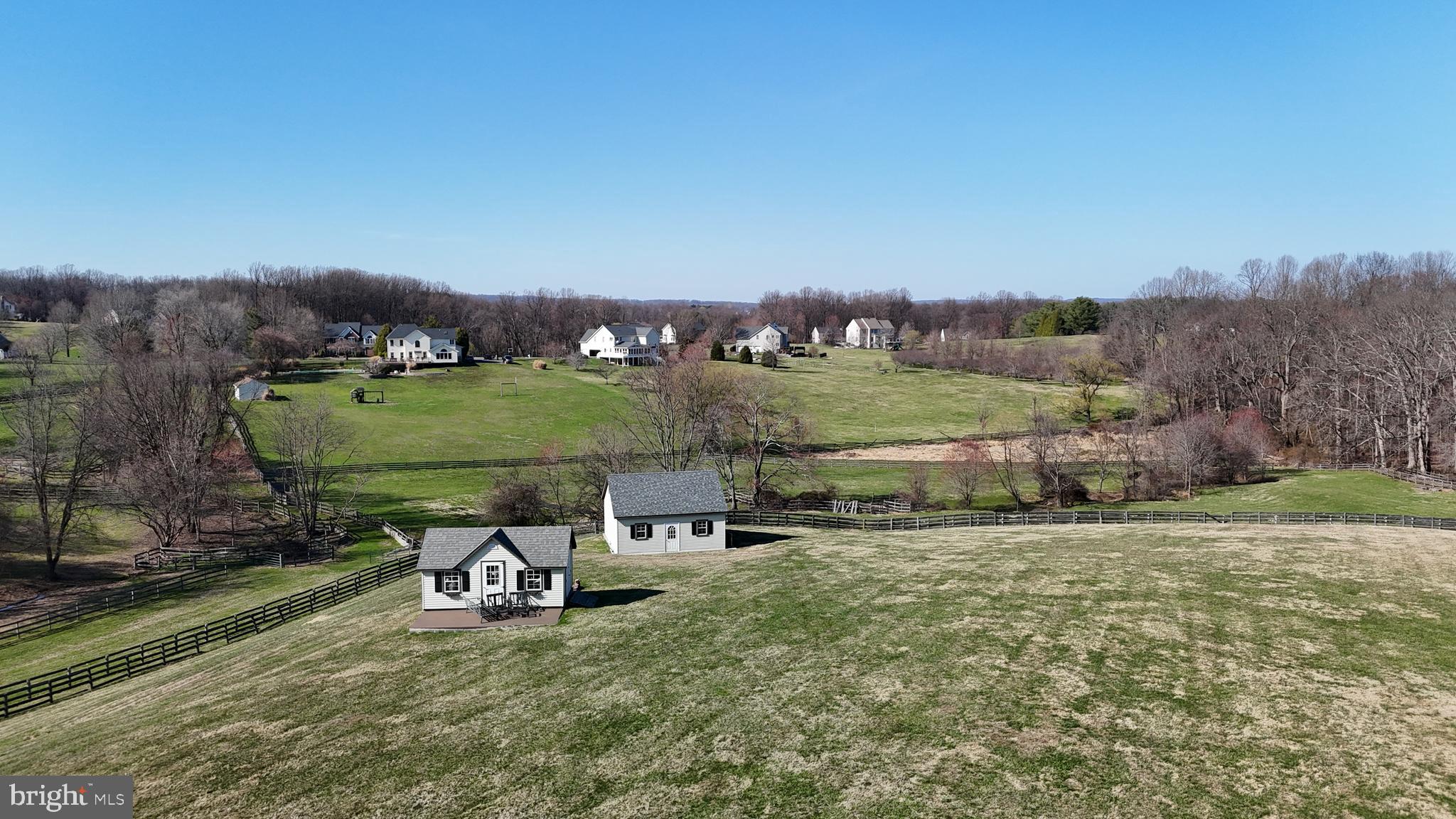 EDWARDS MANOR - Residential