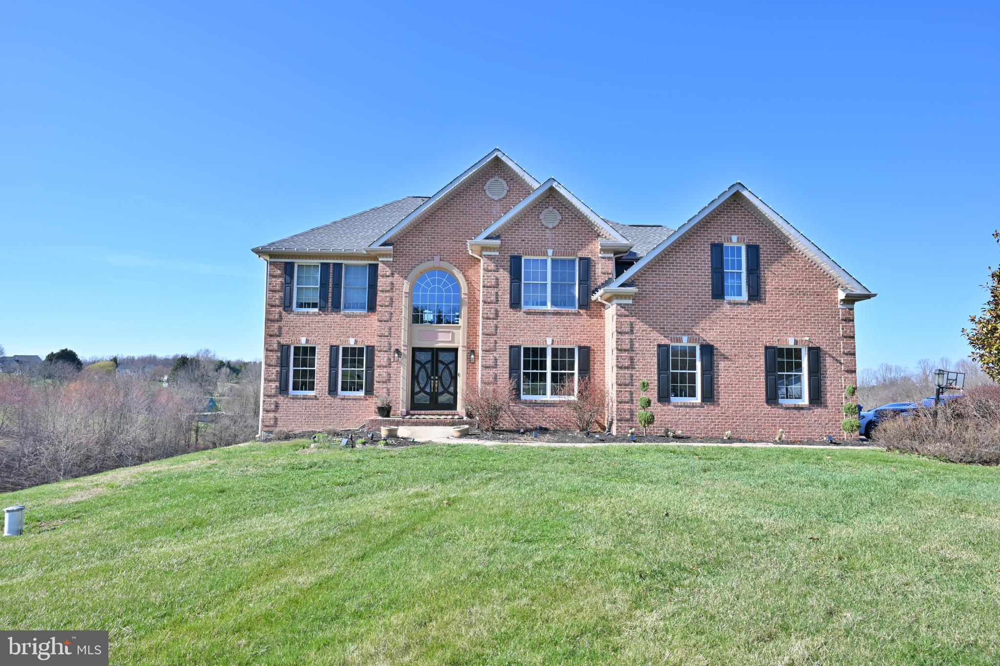 EDWARDS MANOR - Residential