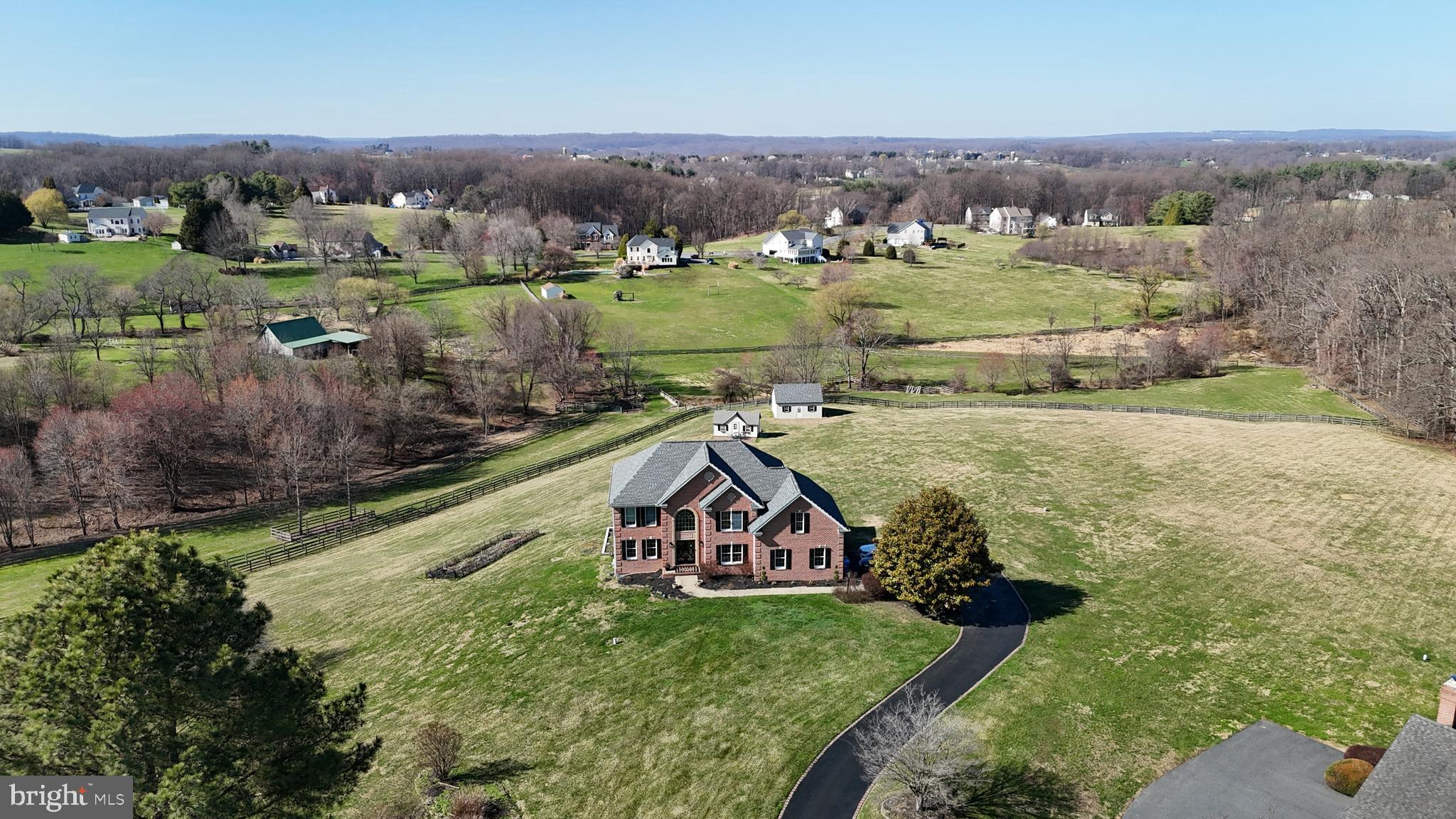 EDWARDS MANOR - Residential
