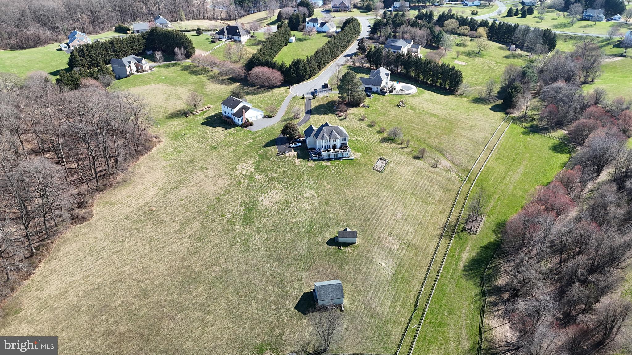 EDWARDS MANOR - Residential