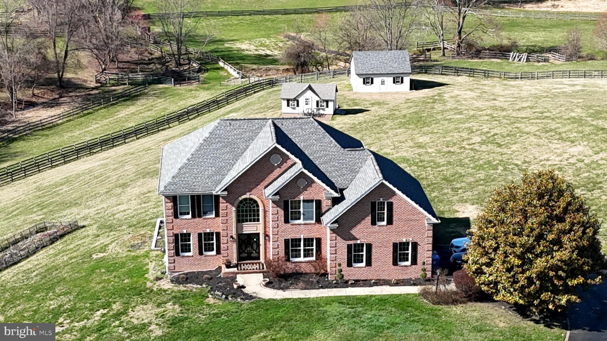 EDWARDS MANOR - Residential