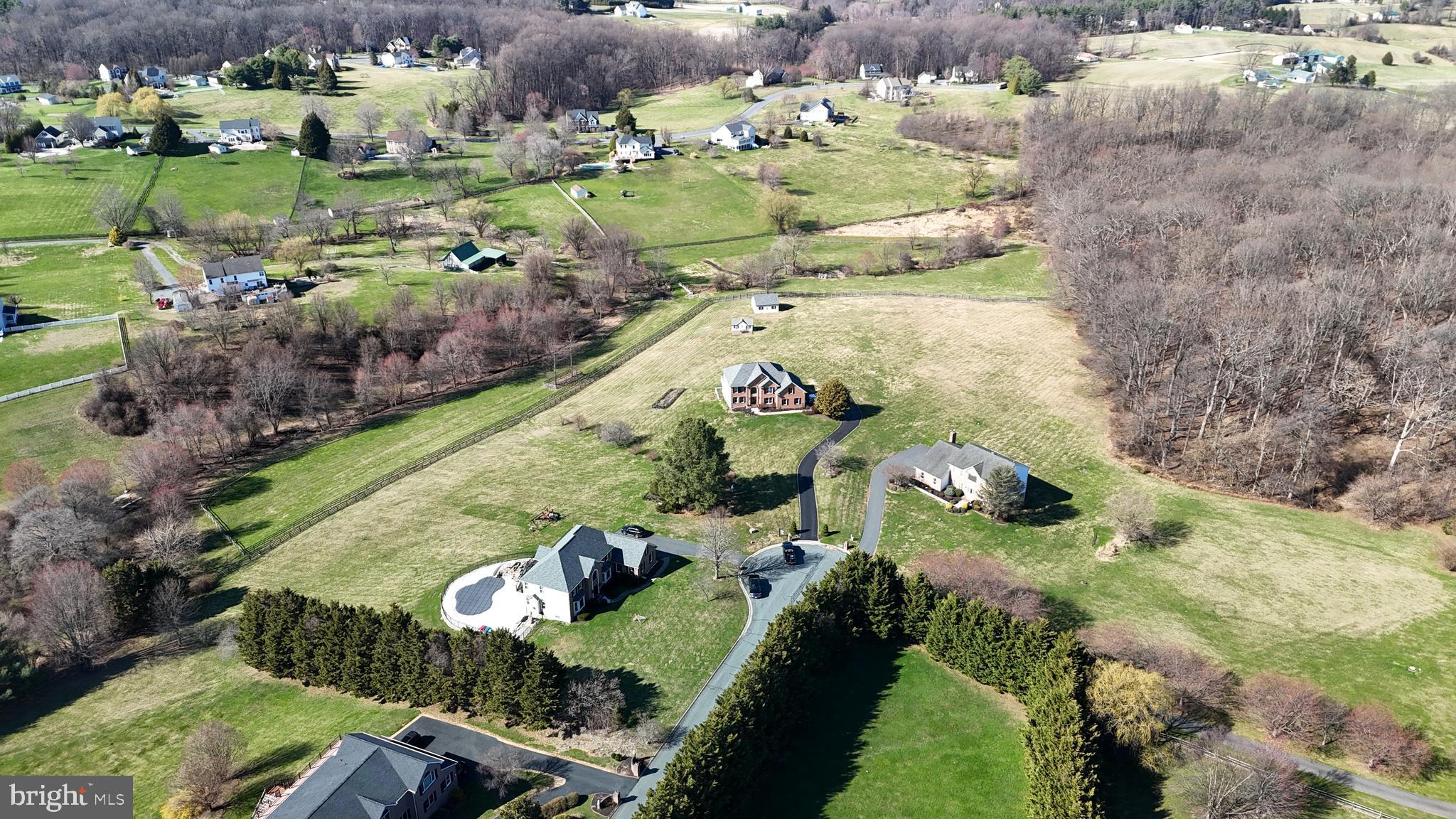 EDWARDS MANOR - Residential