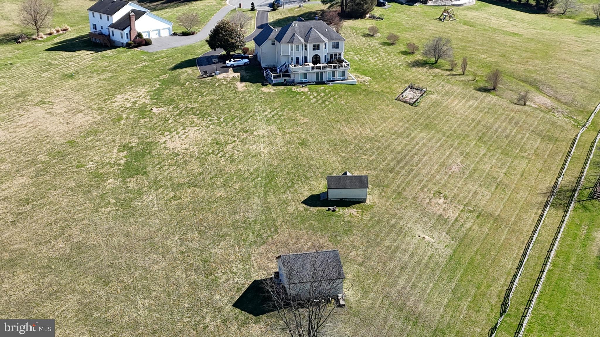 EDWARDS MANOR - Residential