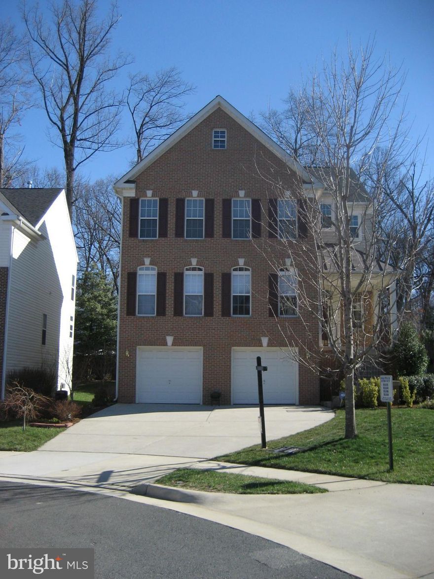 ENJOY THE TRANQUILITY THIS QUIET, PRIVATE, CUL-DE-SAC LOT HAS TO OFFER PLUS CONVENIENCE OF HAVING A 15 MIN. WALK TO VIENNA METRO & SHORT DRIVE TO RTS 66/29/495, D.C., SHOPPING, RESTAURANTS * PREMIUM LOT-LRGST IN COMM. & BACKS TO TREES*SEC SYSTM * HW FLOORS*GOURMET KIT w/CORIAN COUNTERS * GAS FPL* DECK * LUX MSTR BATH w/SOAK TUB ***DECK WILL BE FRESHLY POWER WASHED & STAINED***