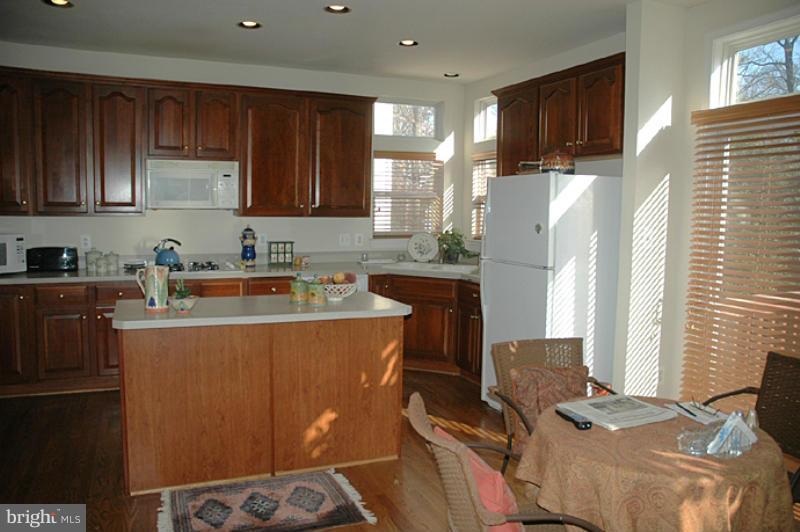 NUTLEY LEE HIGHWAY - Residential Lease