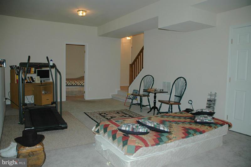 NUTLEY LEE HIGHWAY - Residential Lease