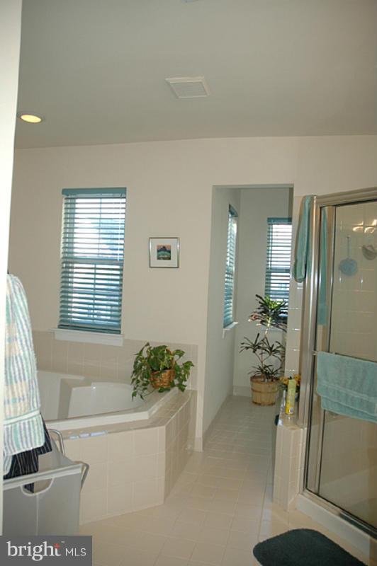 NUTLEY LEE HIGHWAY - Residential Lease