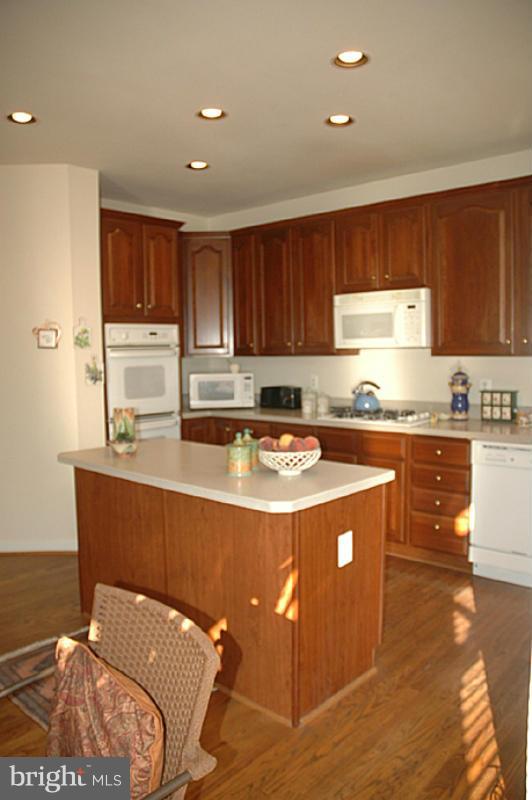 NUTLEY LEE HIGHWAY - Residential Lease