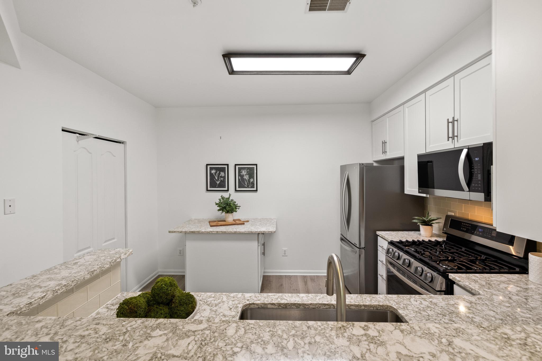 ISLAND CREEK - Residential