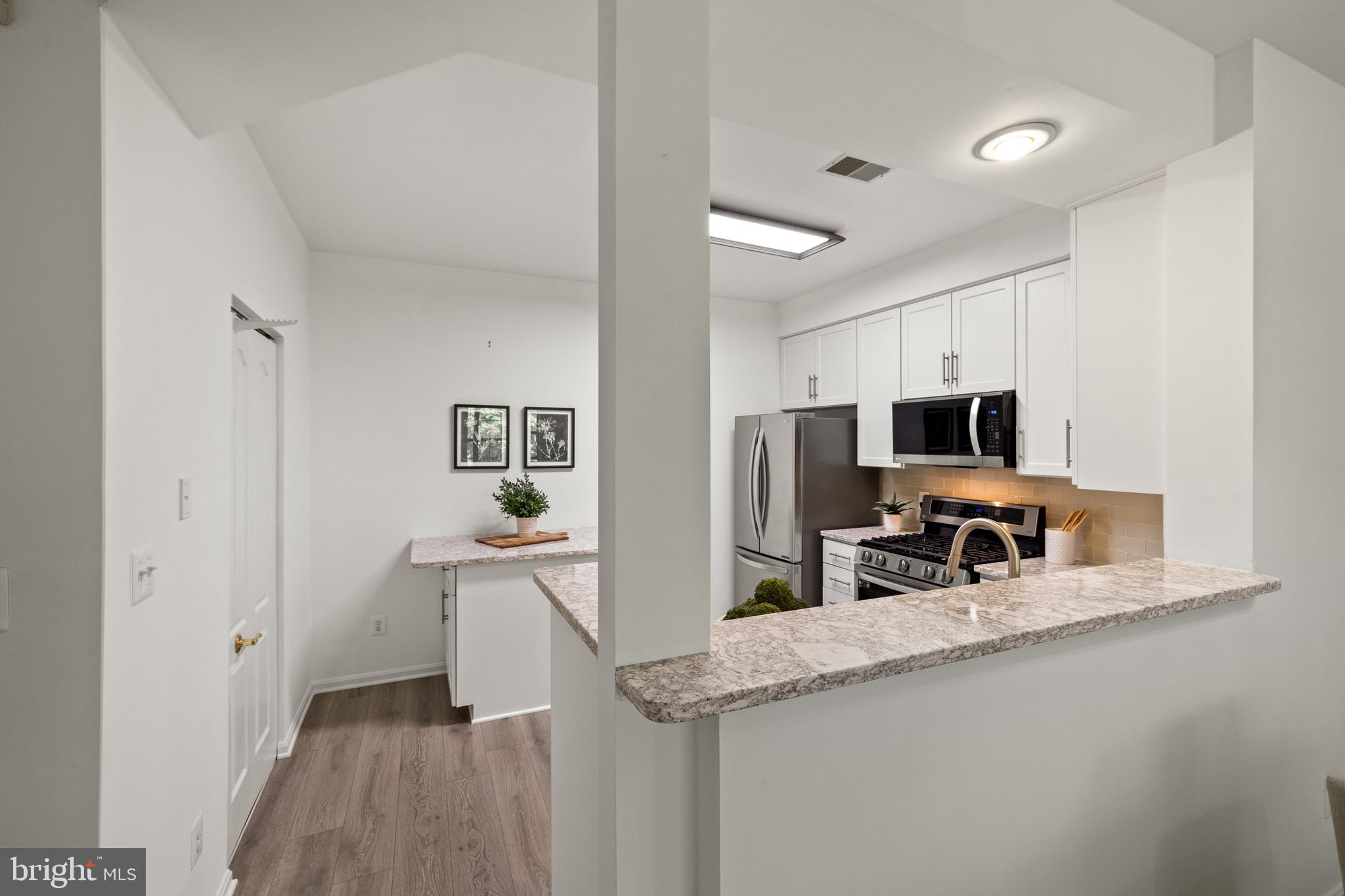 ISLAND CREEK - Residential