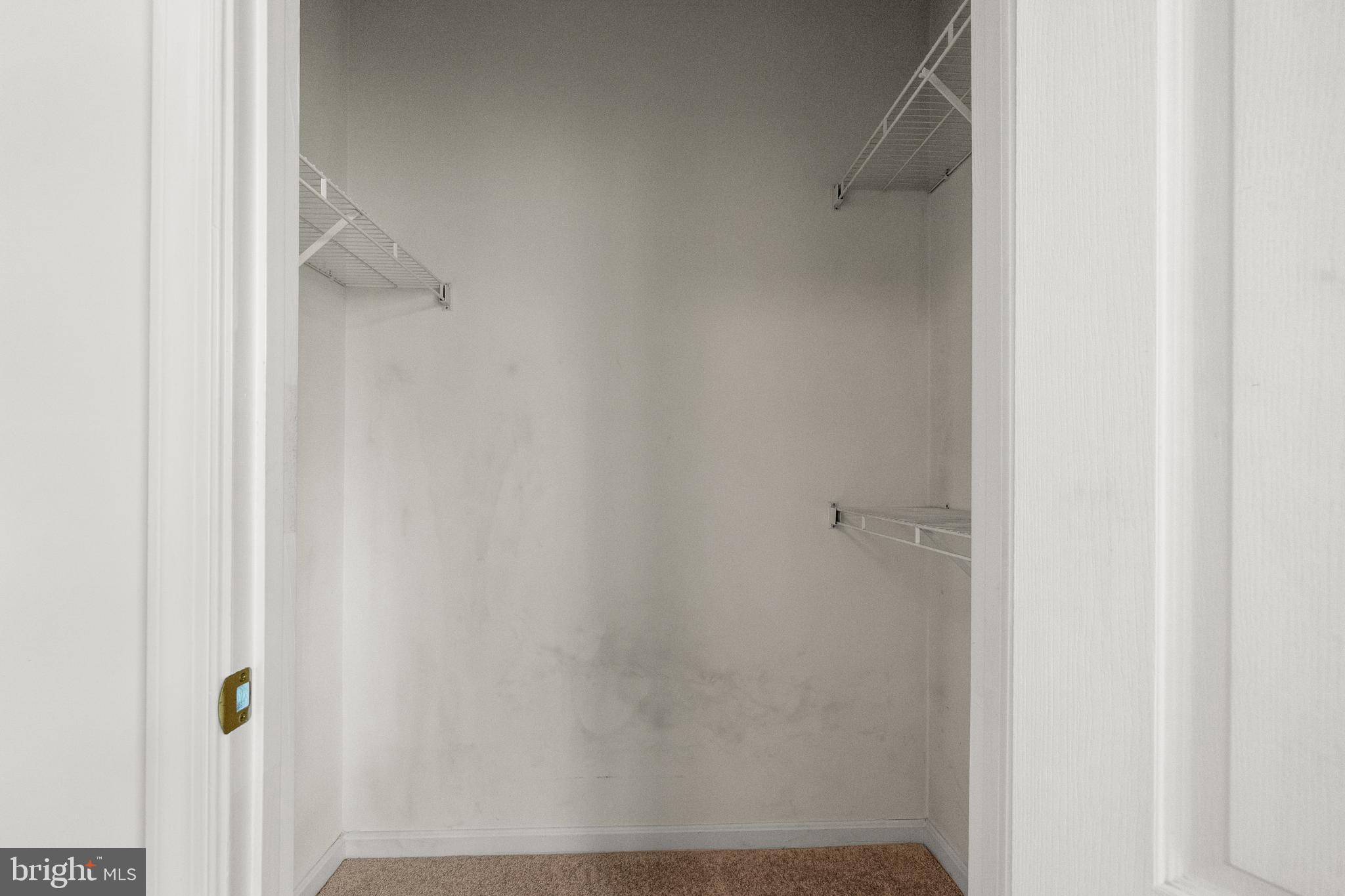 ISLAND CREEK - Residential