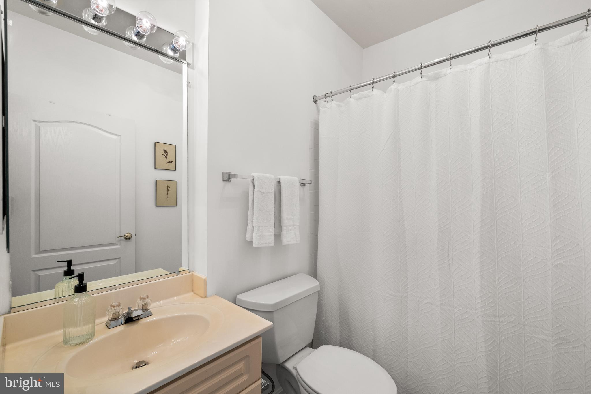 ISLAND CREEK - Residential