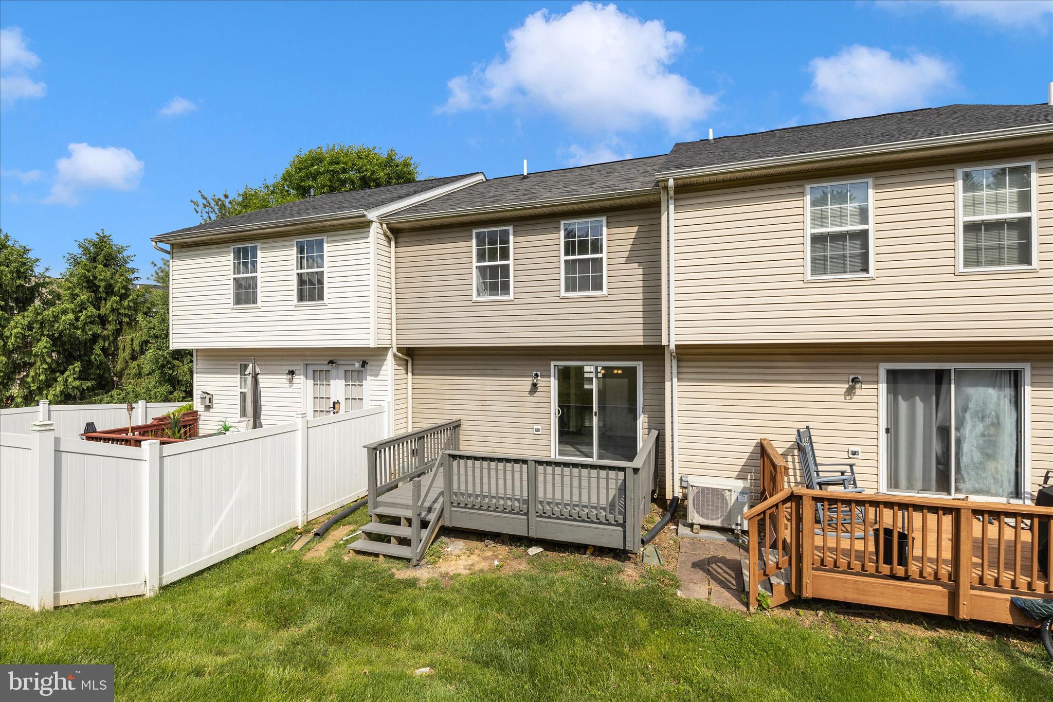 WHISPERING RIDGE - Residential