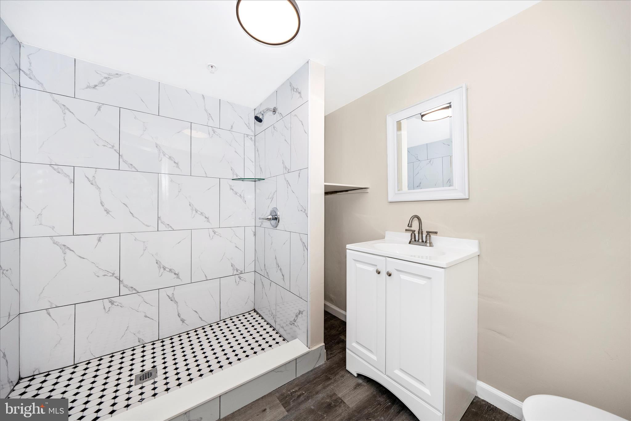 WHISPERING RIDGE - Residential