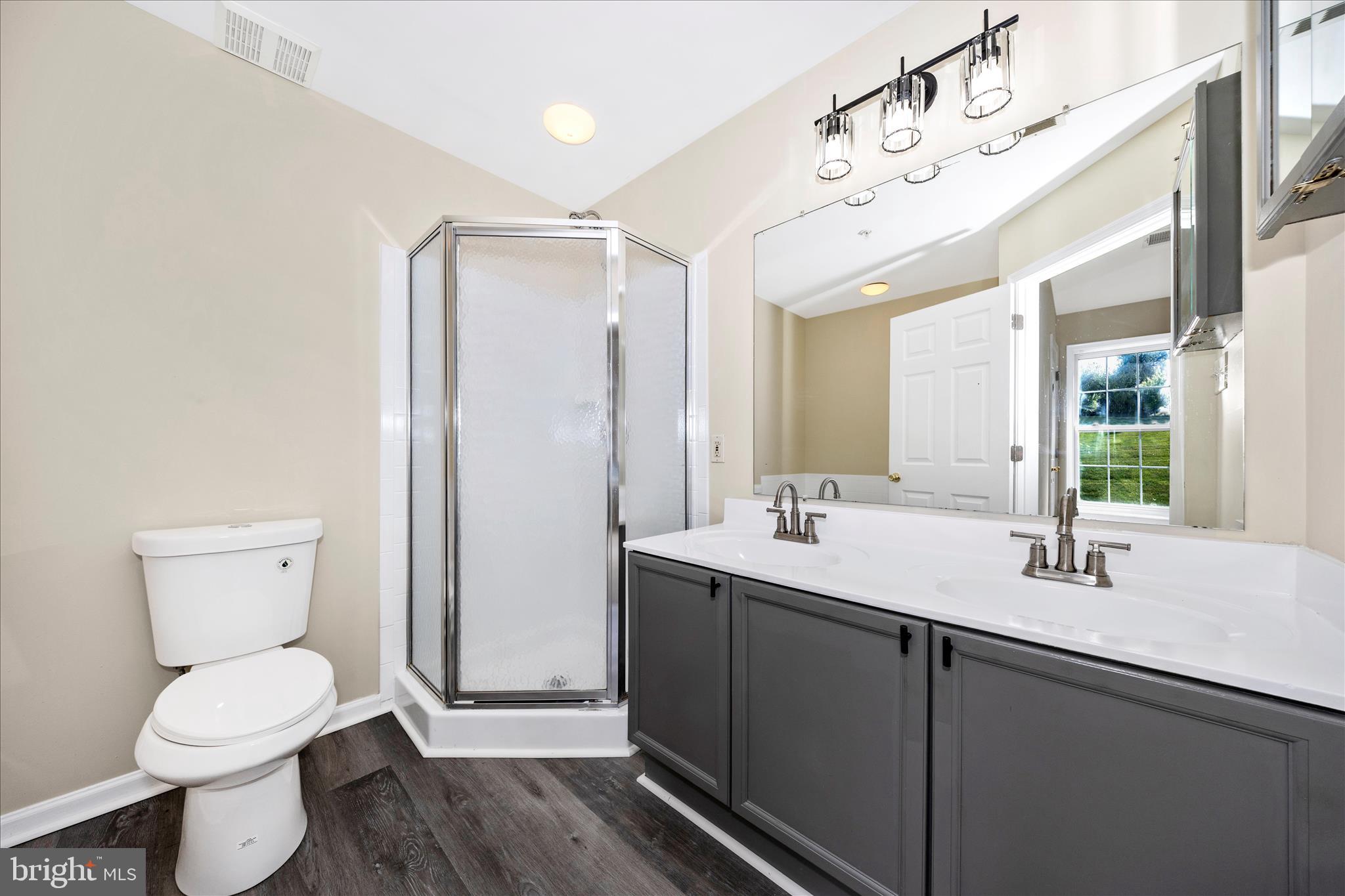 WHISPERING RIDGE - Residential