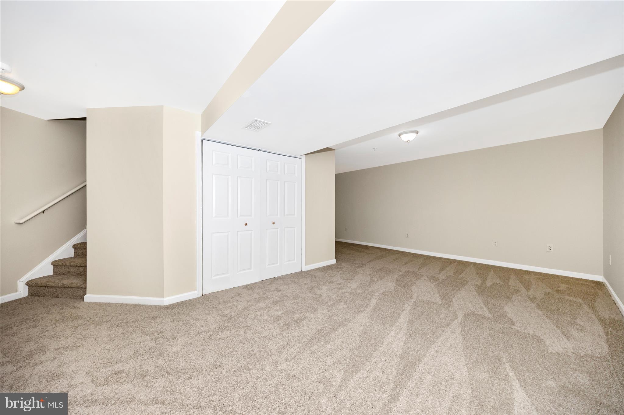 WHISPERING RIDGE - Residential