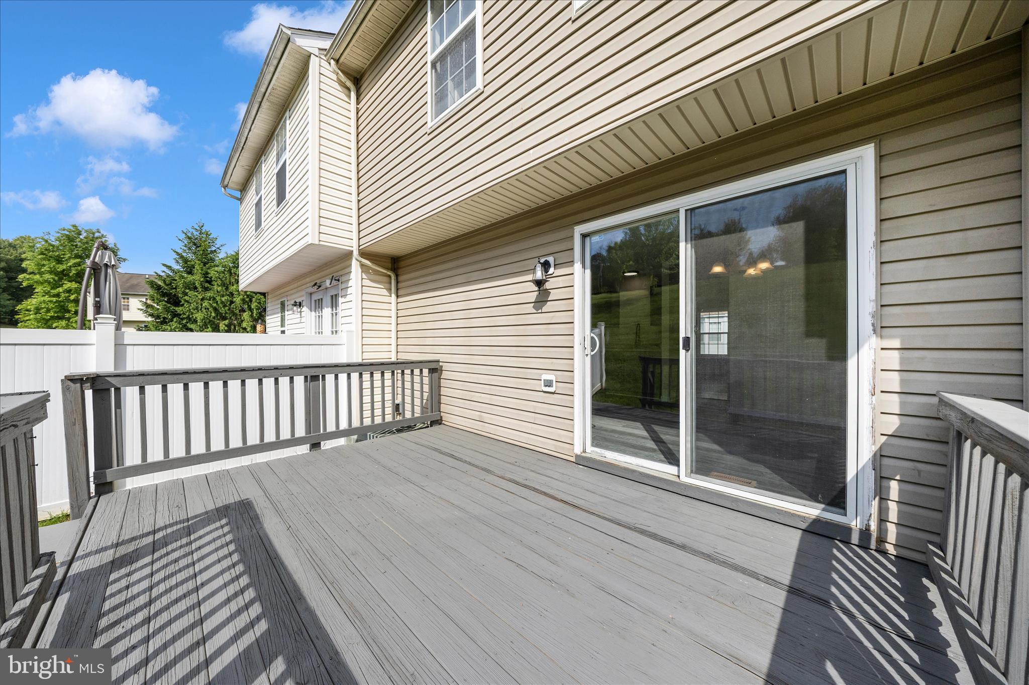 WHISPERING RIDGE - Residential