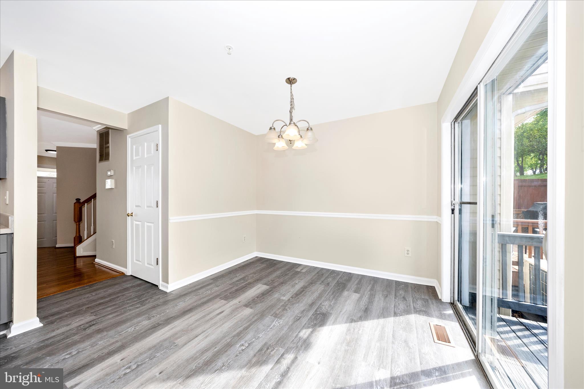 WHISPERING RIDGE - Residential