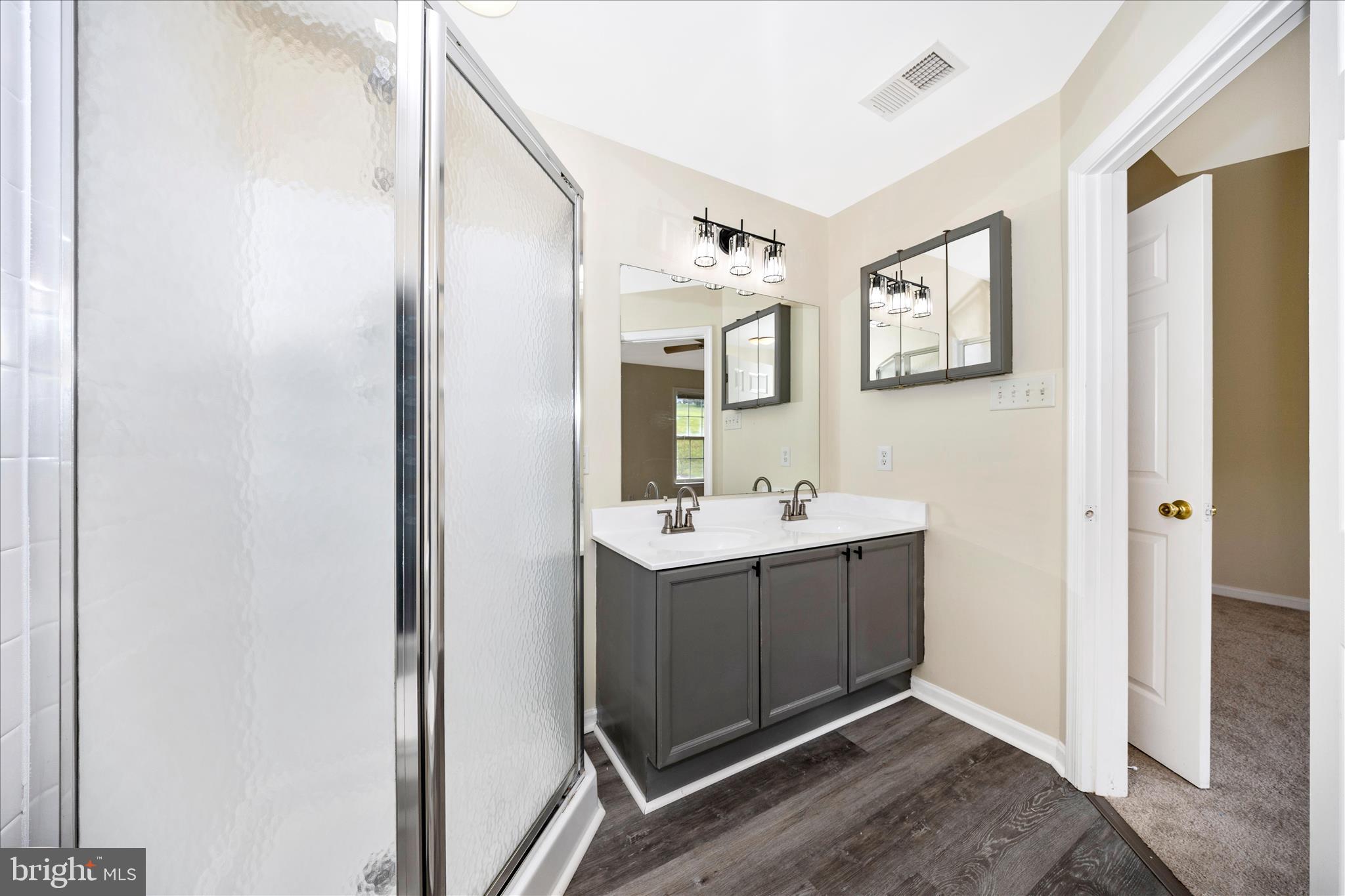 WHISPERING RIDGE - Residential