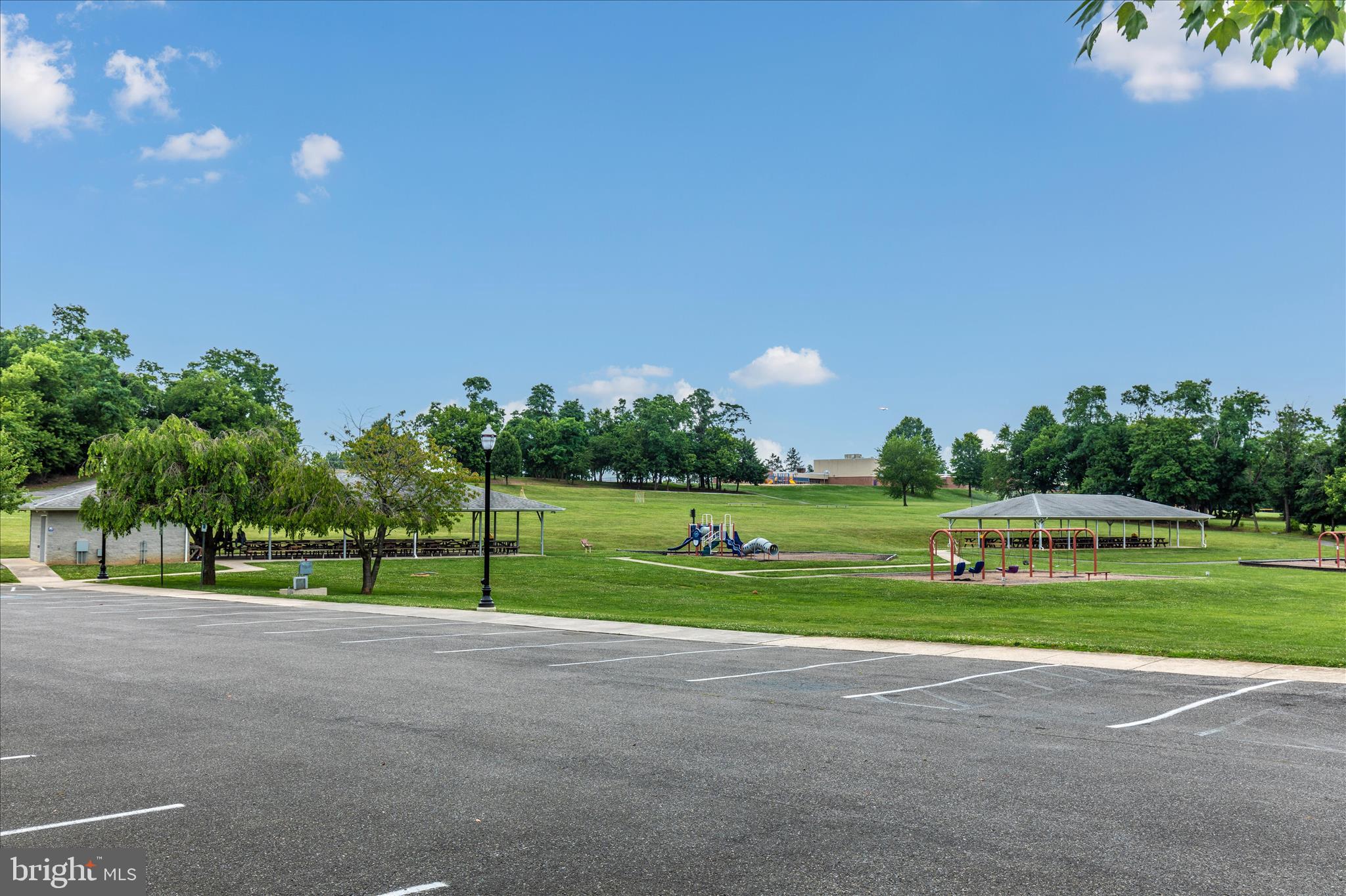 WHISPERING RIDGE - Residential