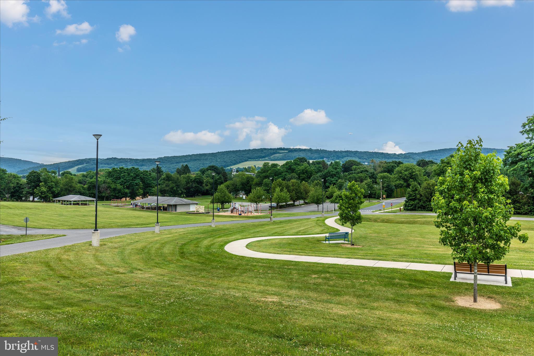 WHISPERING RIDGE - Residential