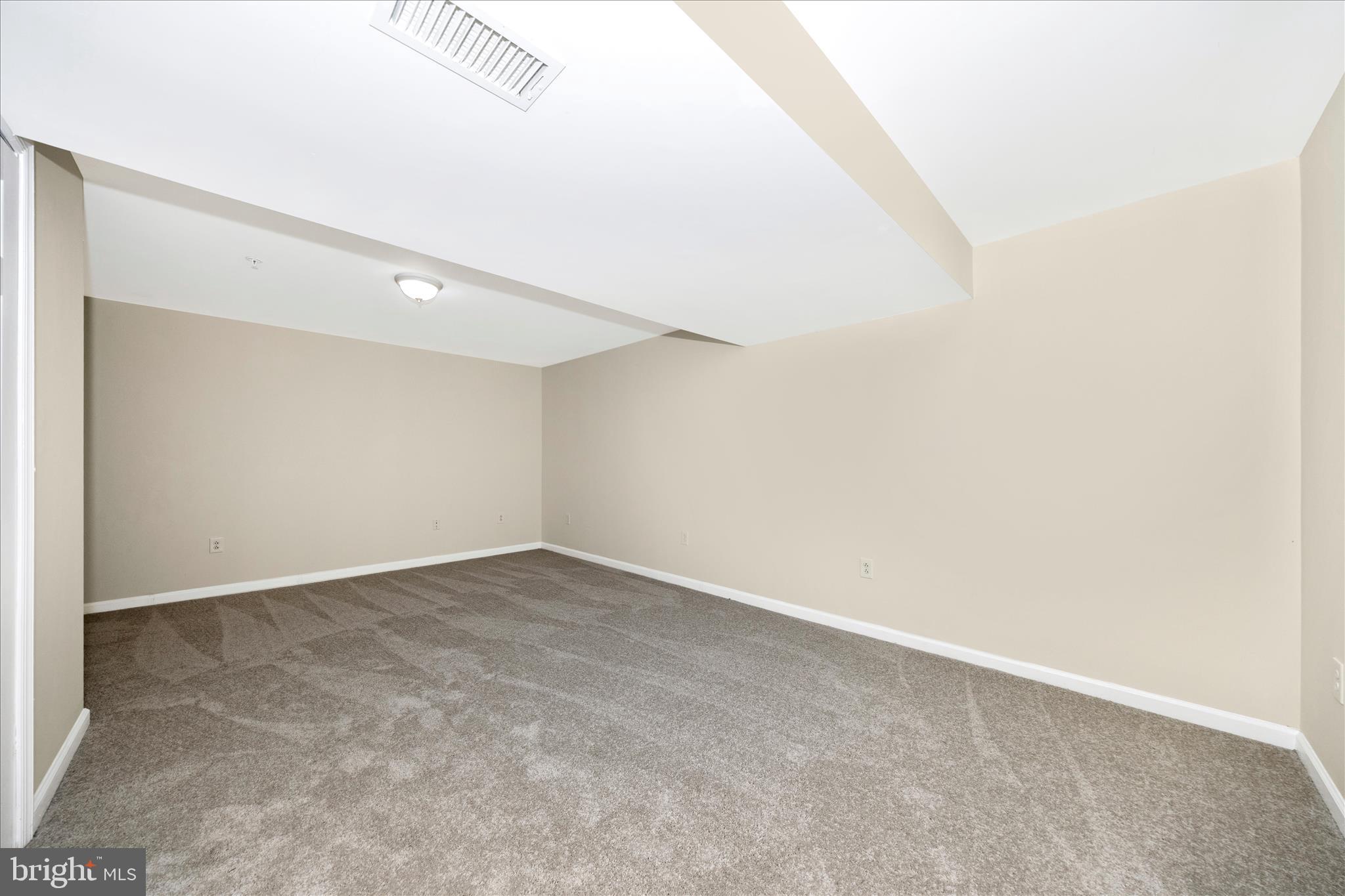 WHISPERING RIDGE - Residential