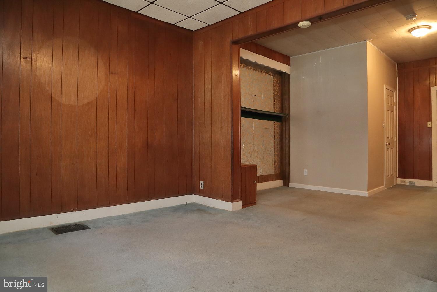 CHESTNUT HILL - Residential