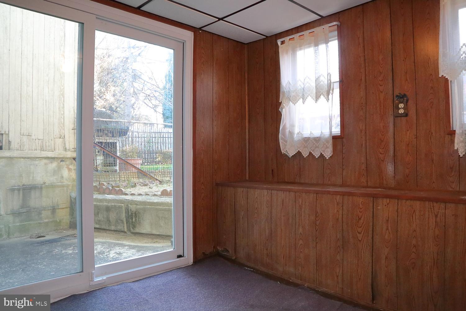 CHESTNUT HILL - Residential