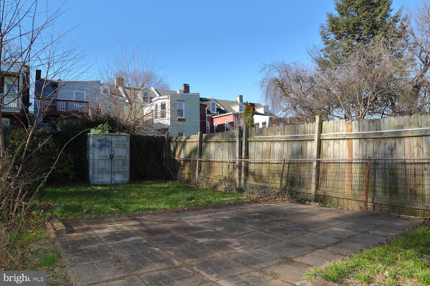 CHESTNUT HILL - Residential