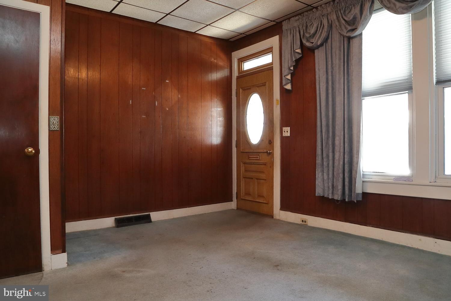 CHESTNUT HILL - Residential