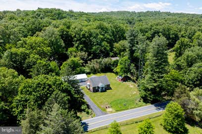 1104 ALLEGHENYVILLE ROAD MOHNTON PA 19540