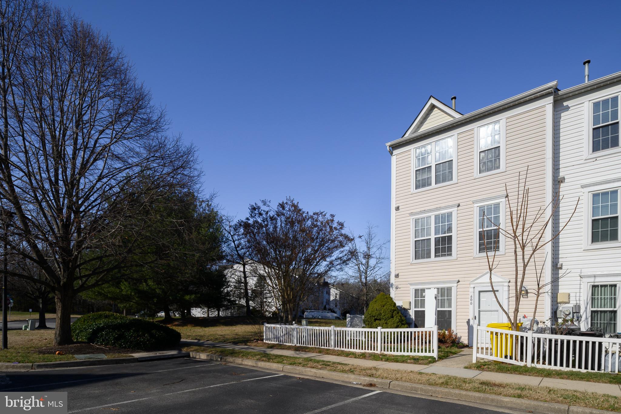 CLOVERLEAF COMMONS - Residential