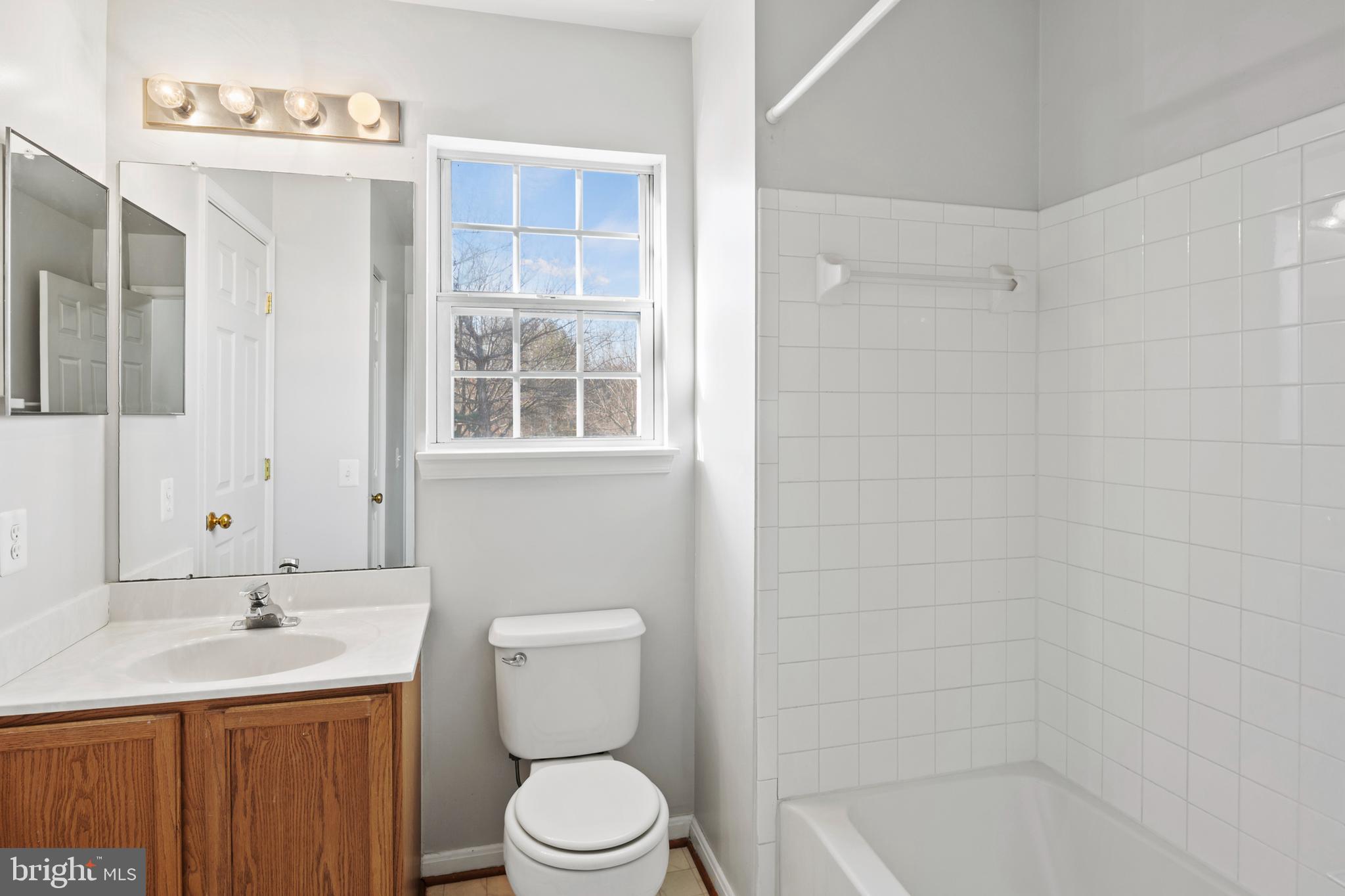 CLOVERLEAF COMMONS - Residential