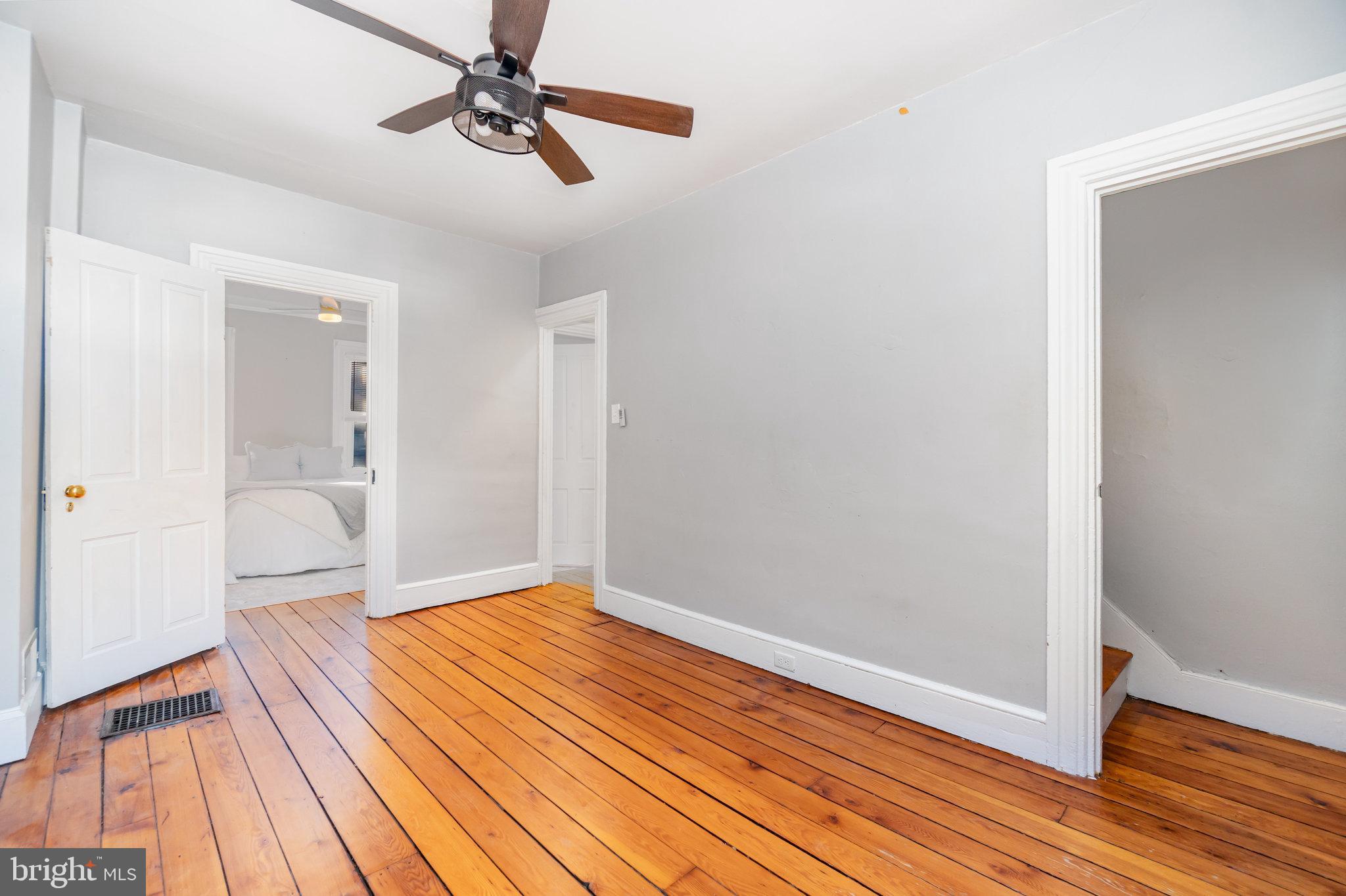 CHESTNUT HILL - Residential