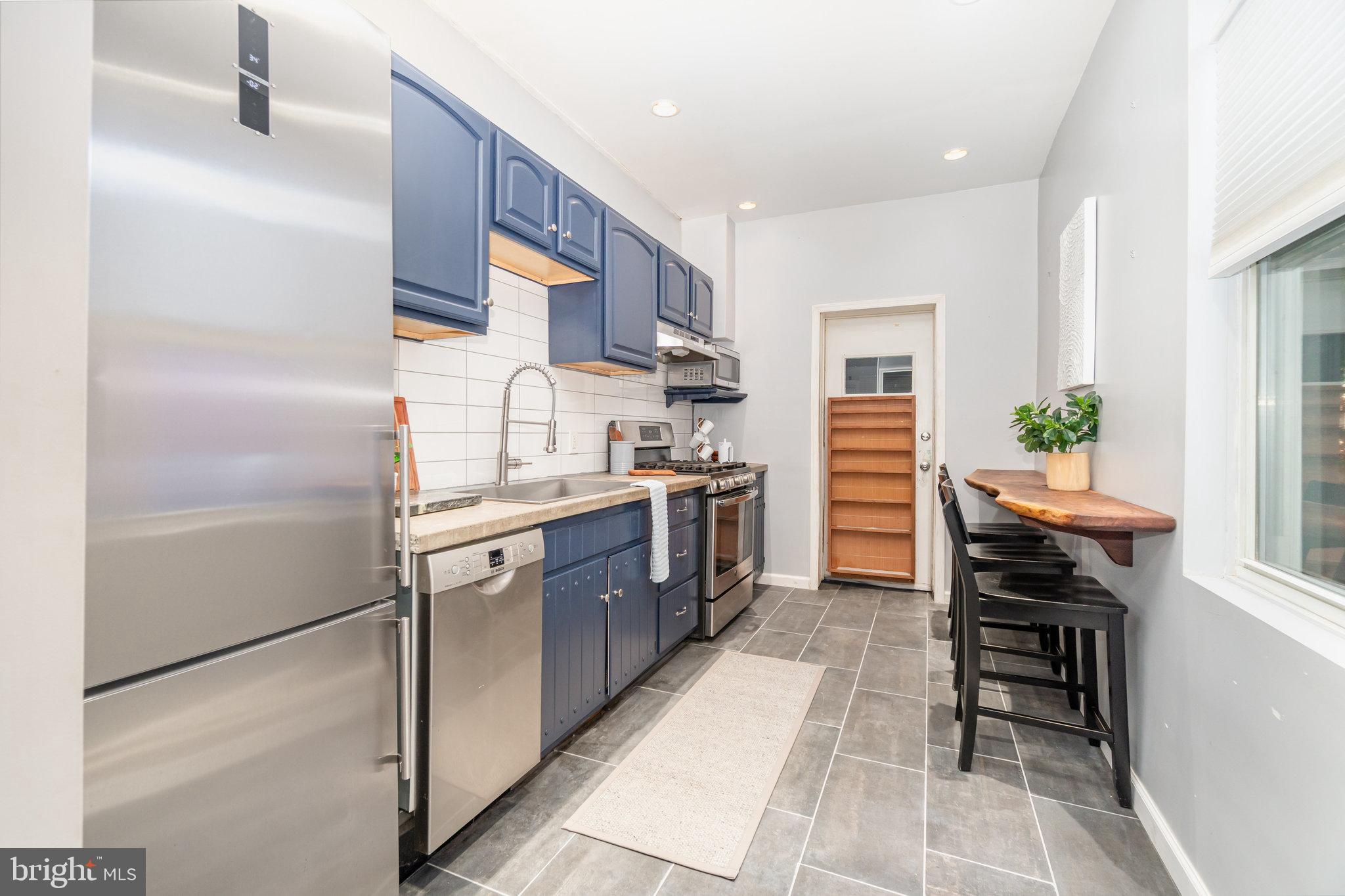 CHESTNUT HILL - Residential