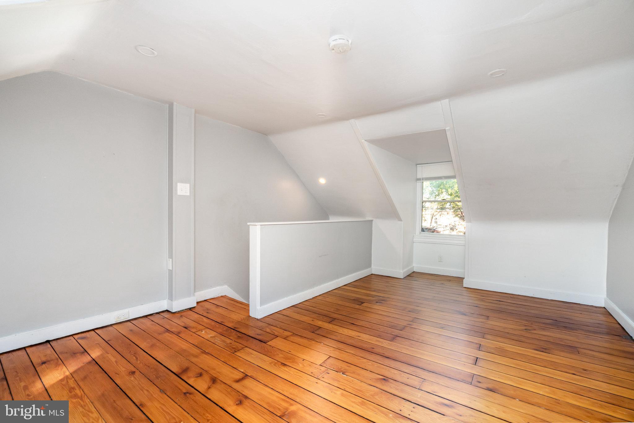 CHESTNUT HILL - Residential