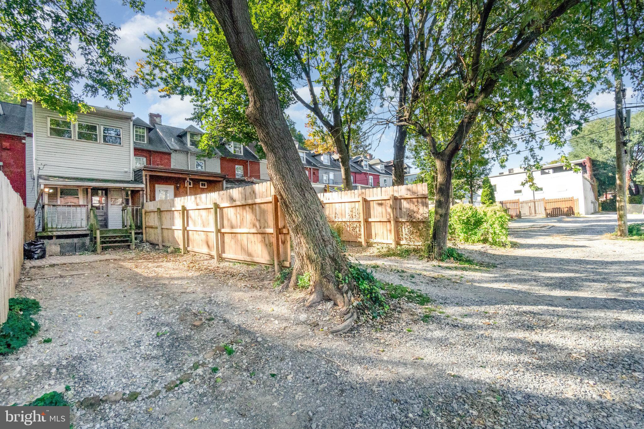 CHESTNUT HILL - Residential