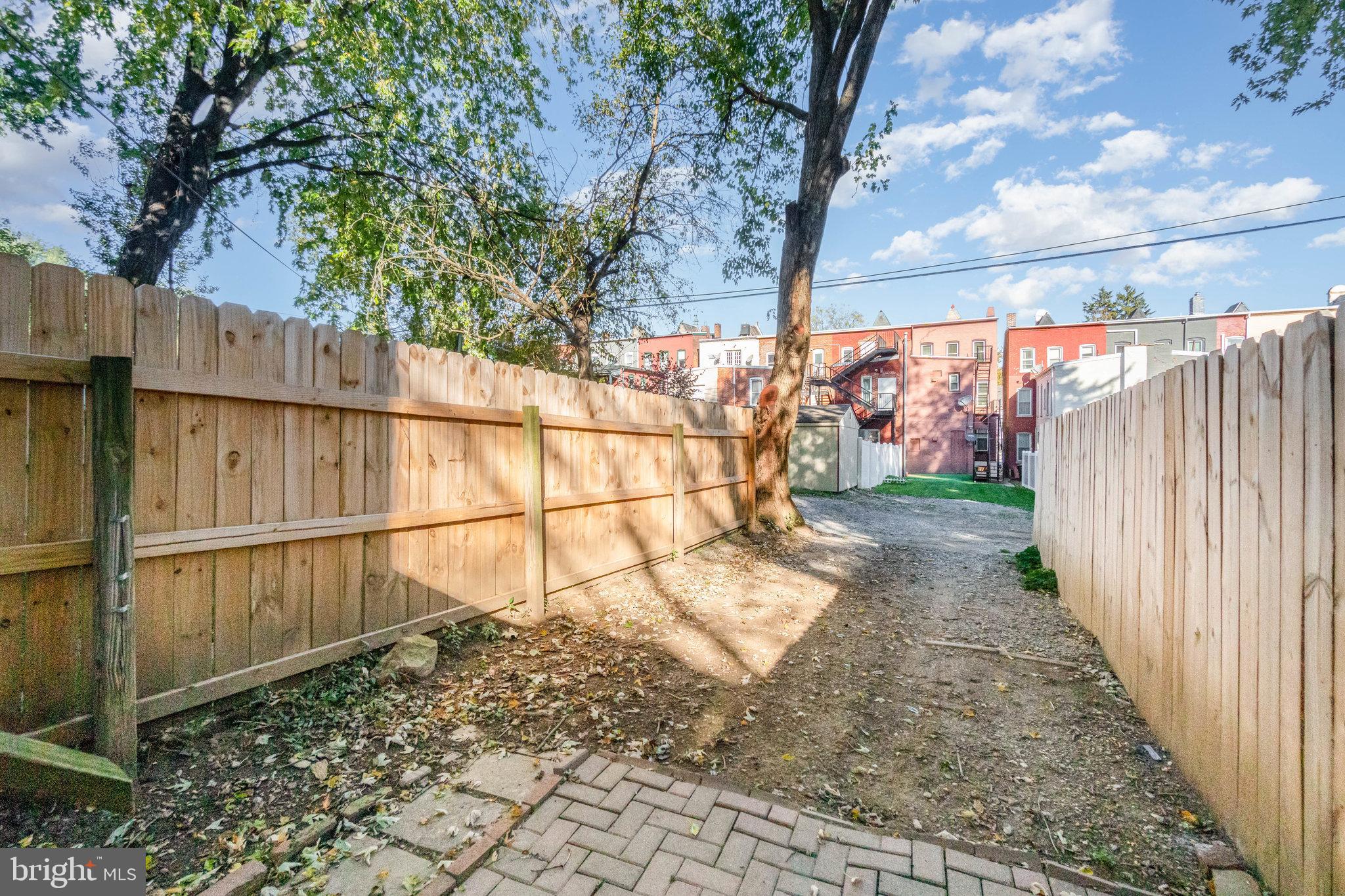 CHESTNUT HILL - Residential