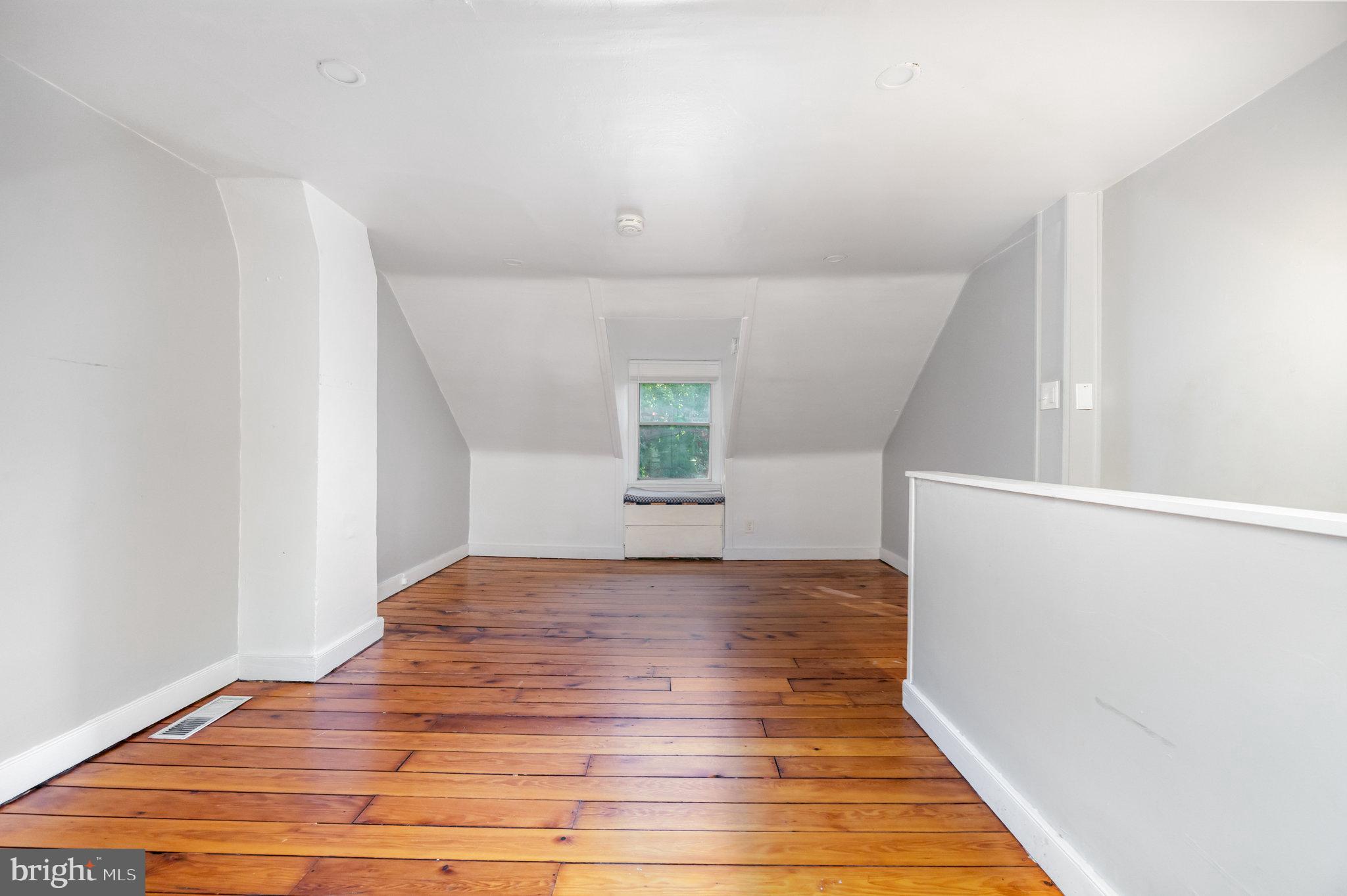 CHESTNUT HILL - Residential