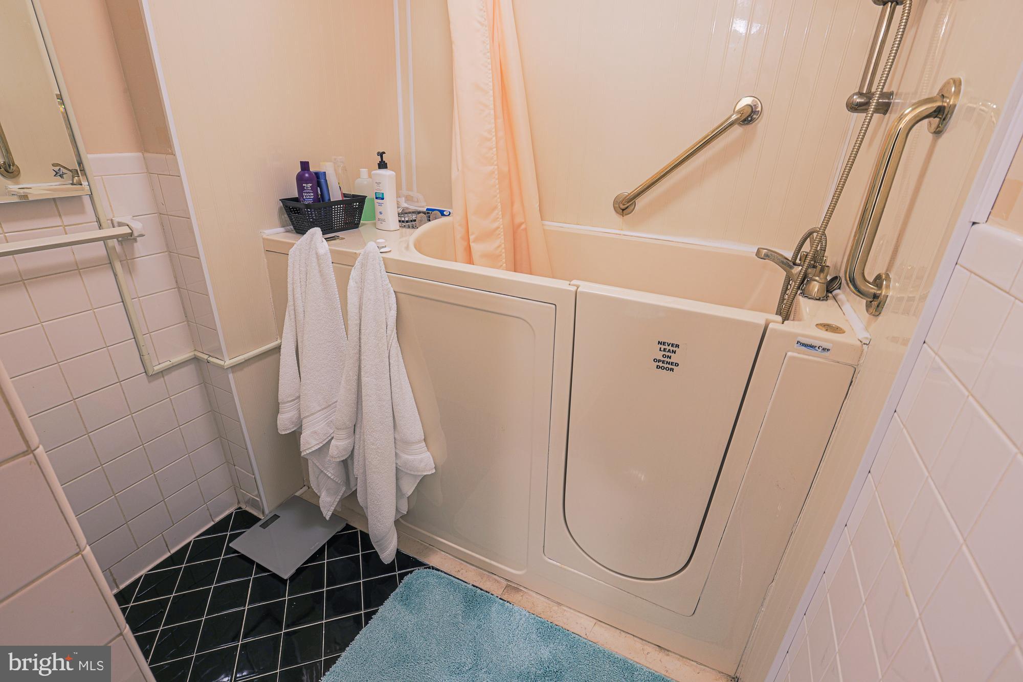 ELEVEN SLADE - Residential