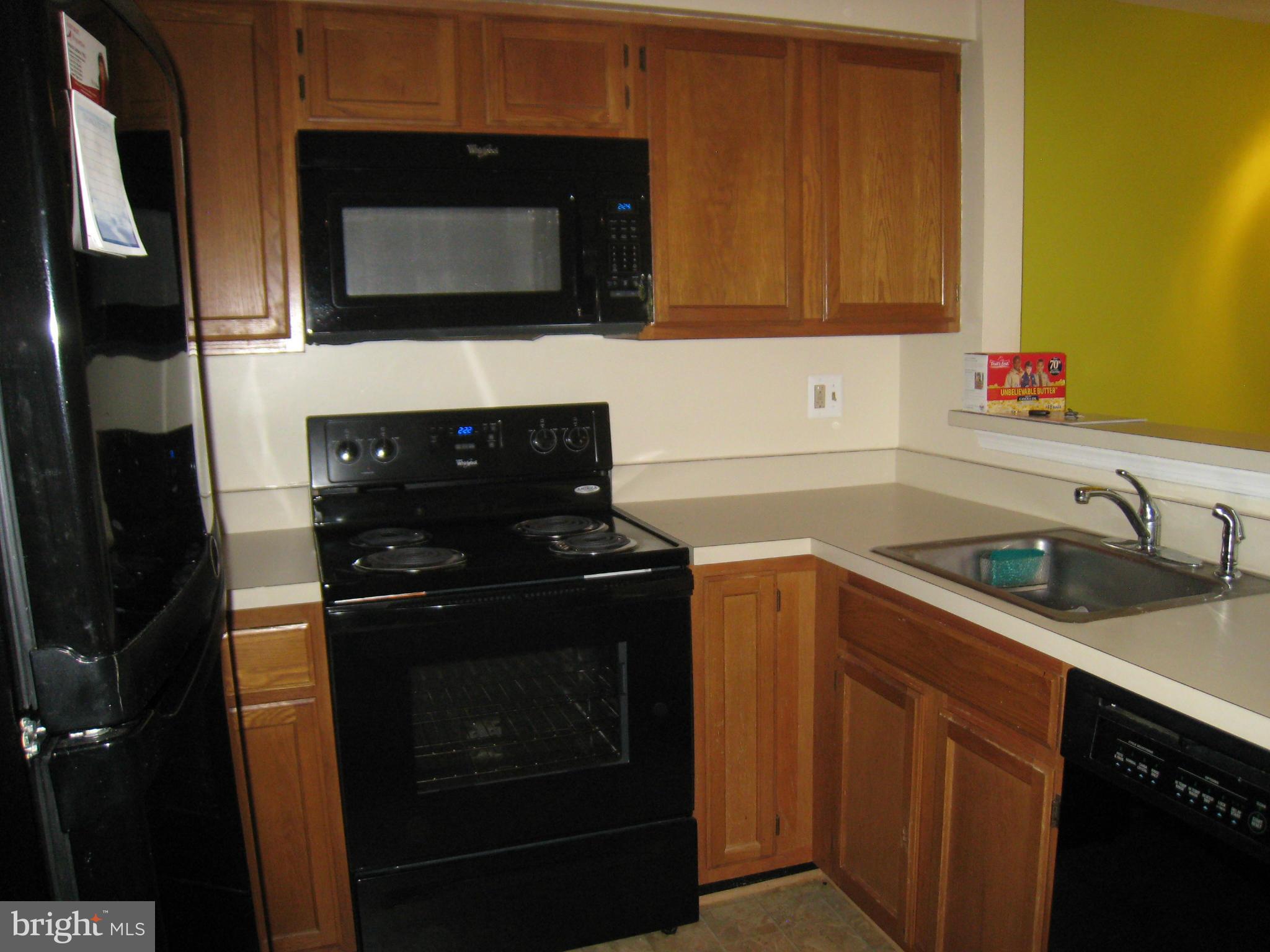 SURREY AT MANCHESTER LAKES - Residential