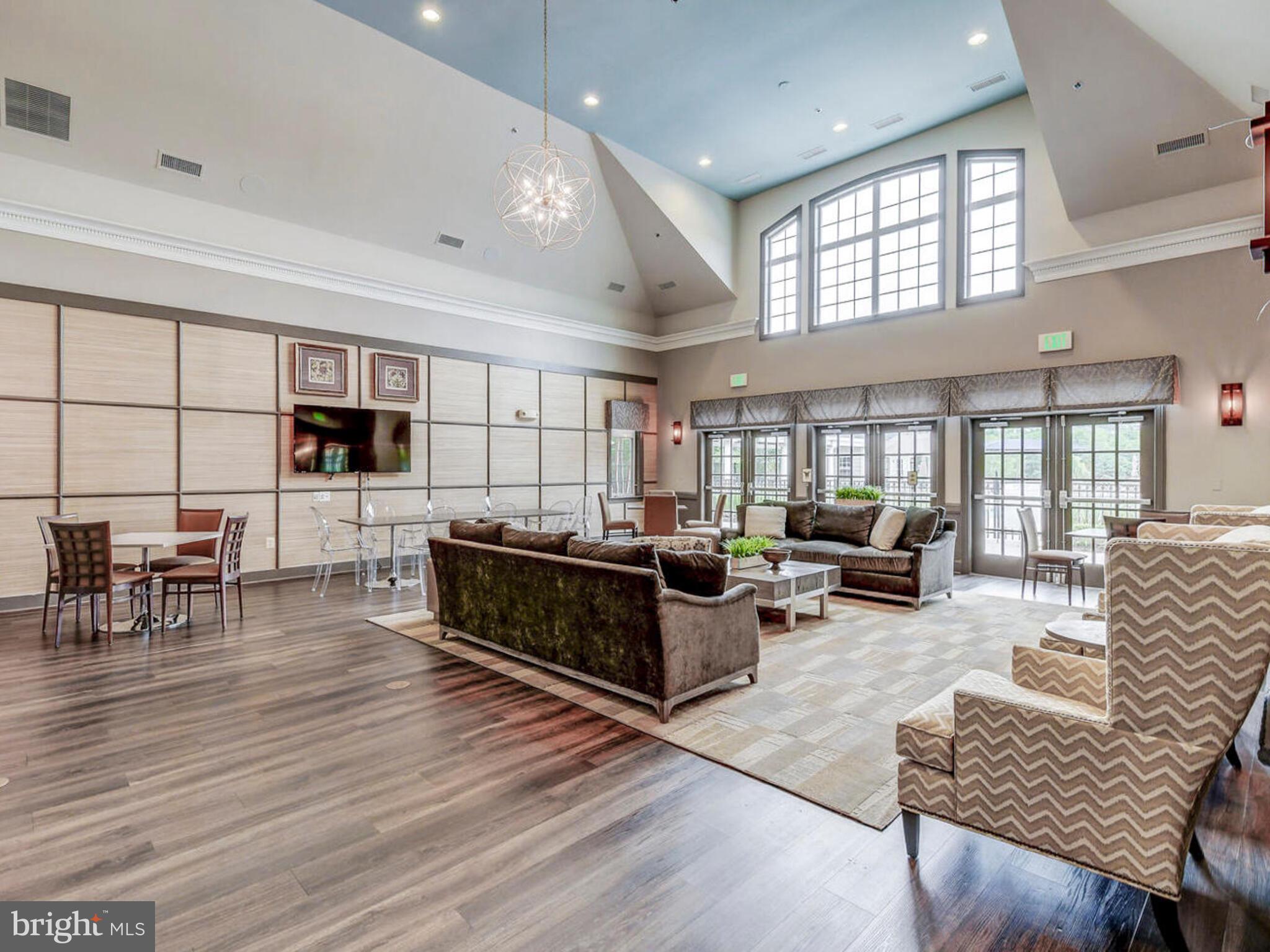 QUARRY LAKE - Residential