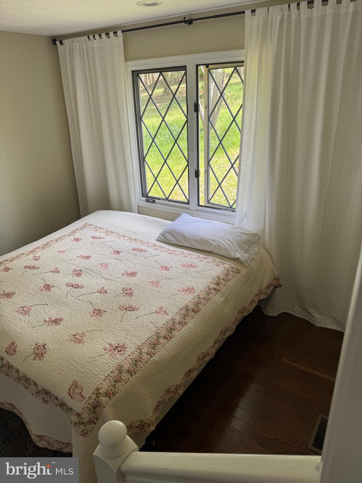 POCA BELLA FARM - Residential Lease