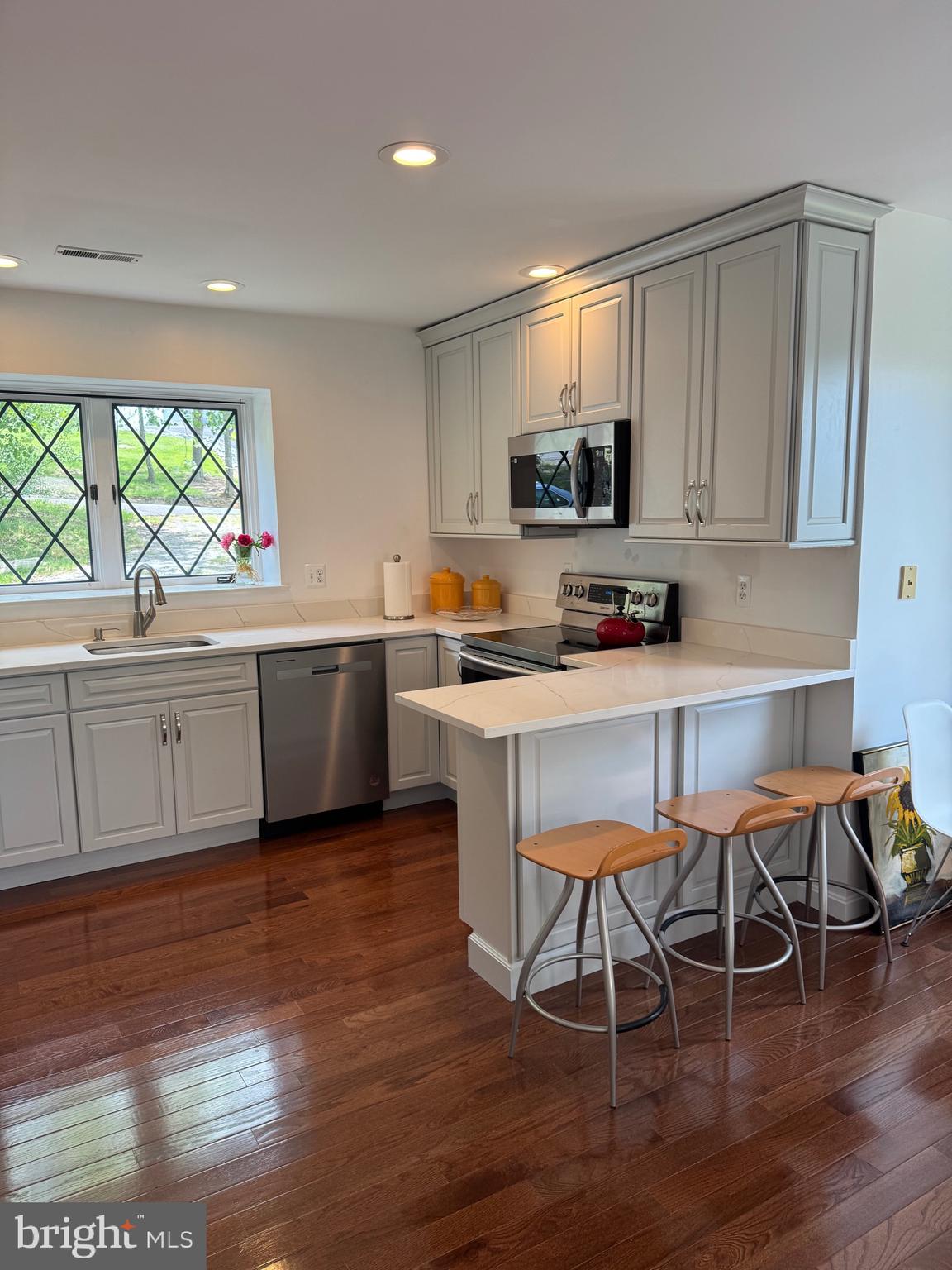 POCA BELLA FARM - Residential Lease