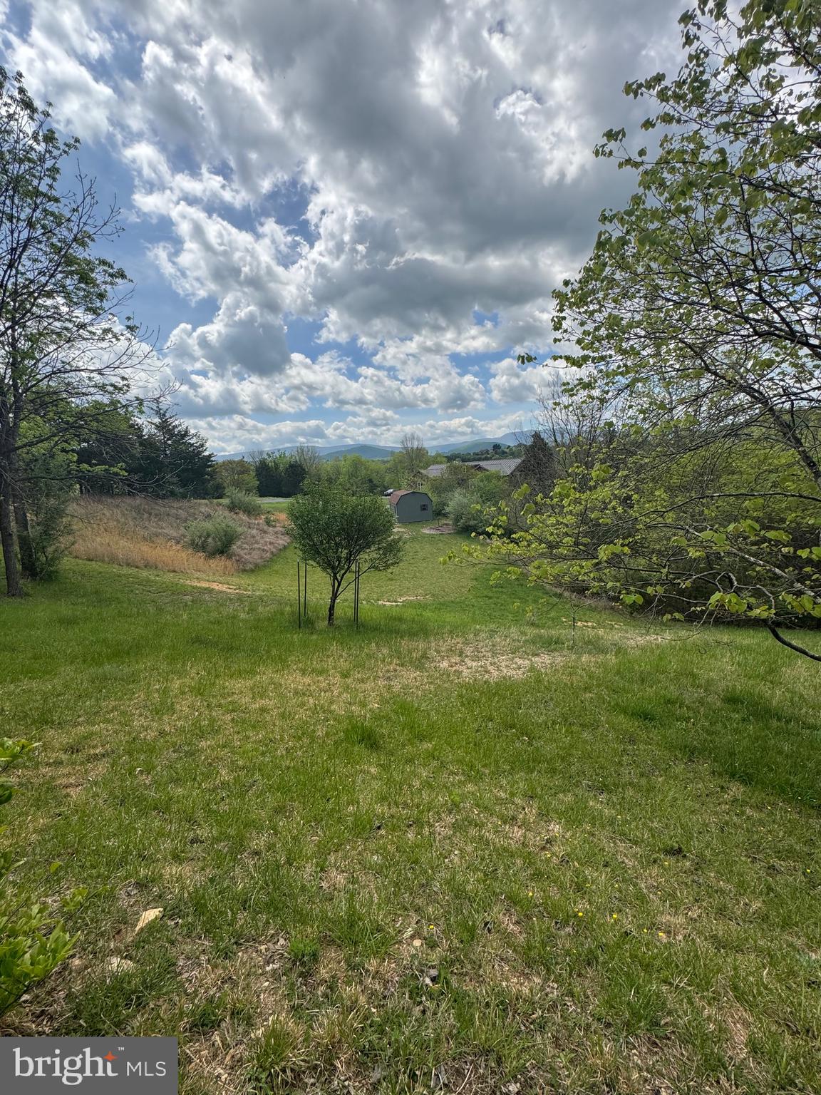 POCA BELLA FARM - Residential Lease