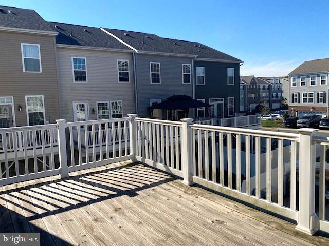 BRADLEY SQUARE - Residential