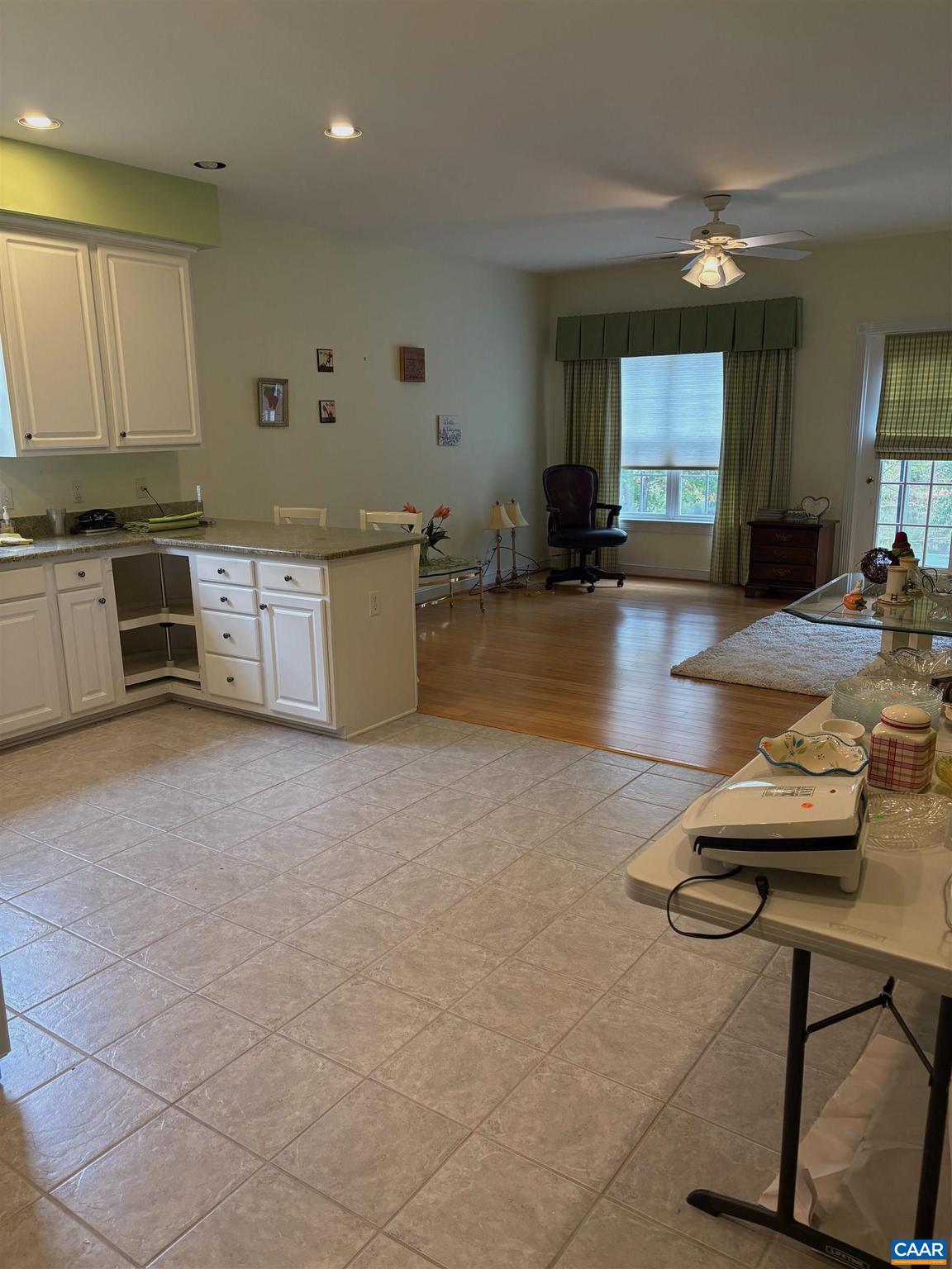 DEERWOOD VILLAGE - Residential Lease