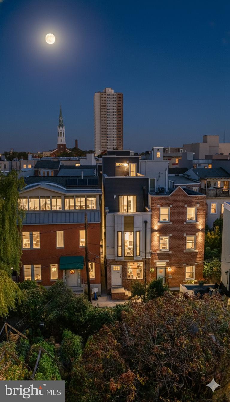 QUEEN VILLAGE - Residential