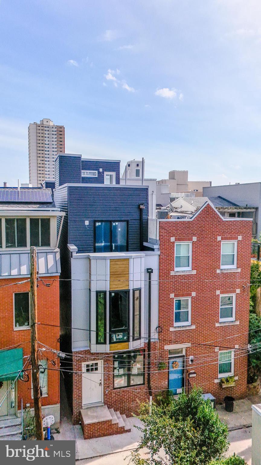 QUEEN VILLAGE - Residential