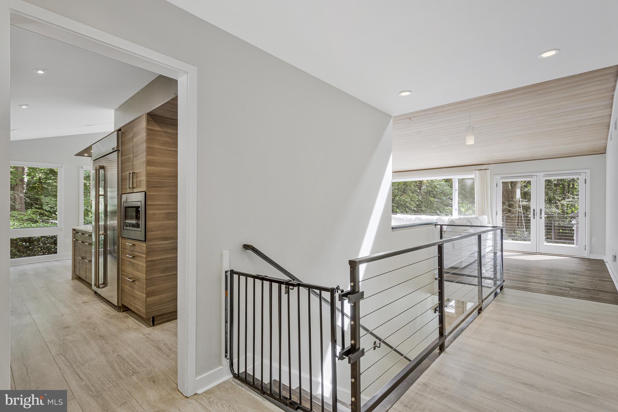718 SPRINGVALE ROAD